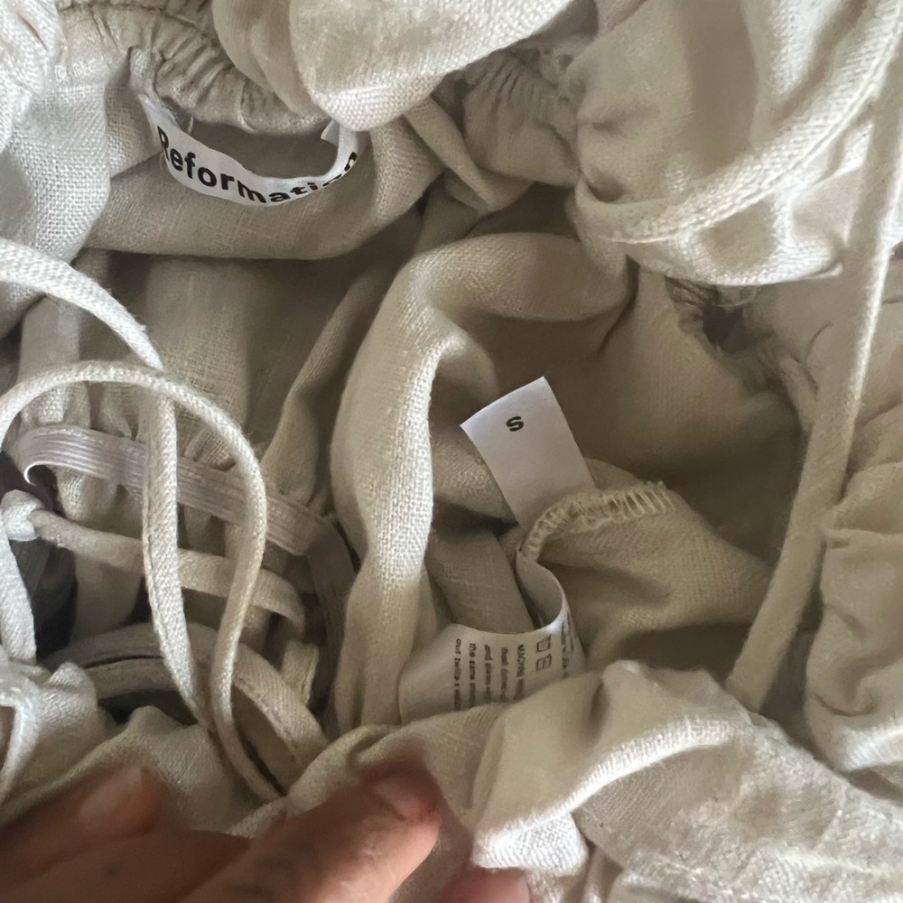 REFORMATION | LINEN RUFFLE CROP - Picture 3 of 3